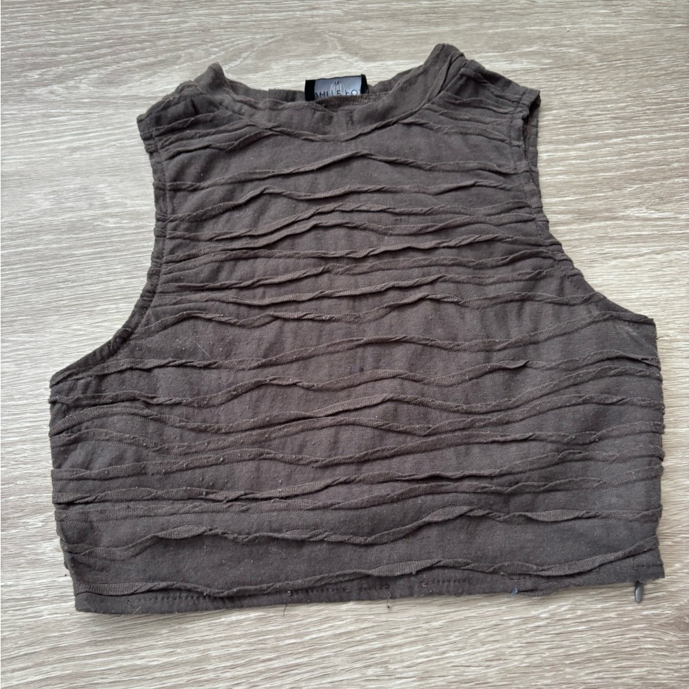 White Fox Boutique Black Ruched Muscle Tee Crop Top
